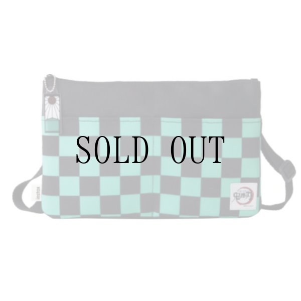 チャーム付きショルダーポーチ