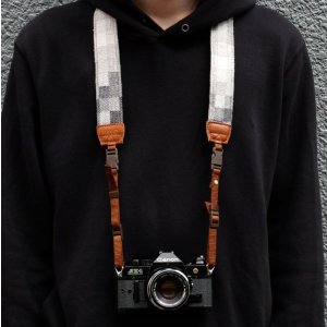 画像: !MO CAMERA STRAP［Checked Gray］